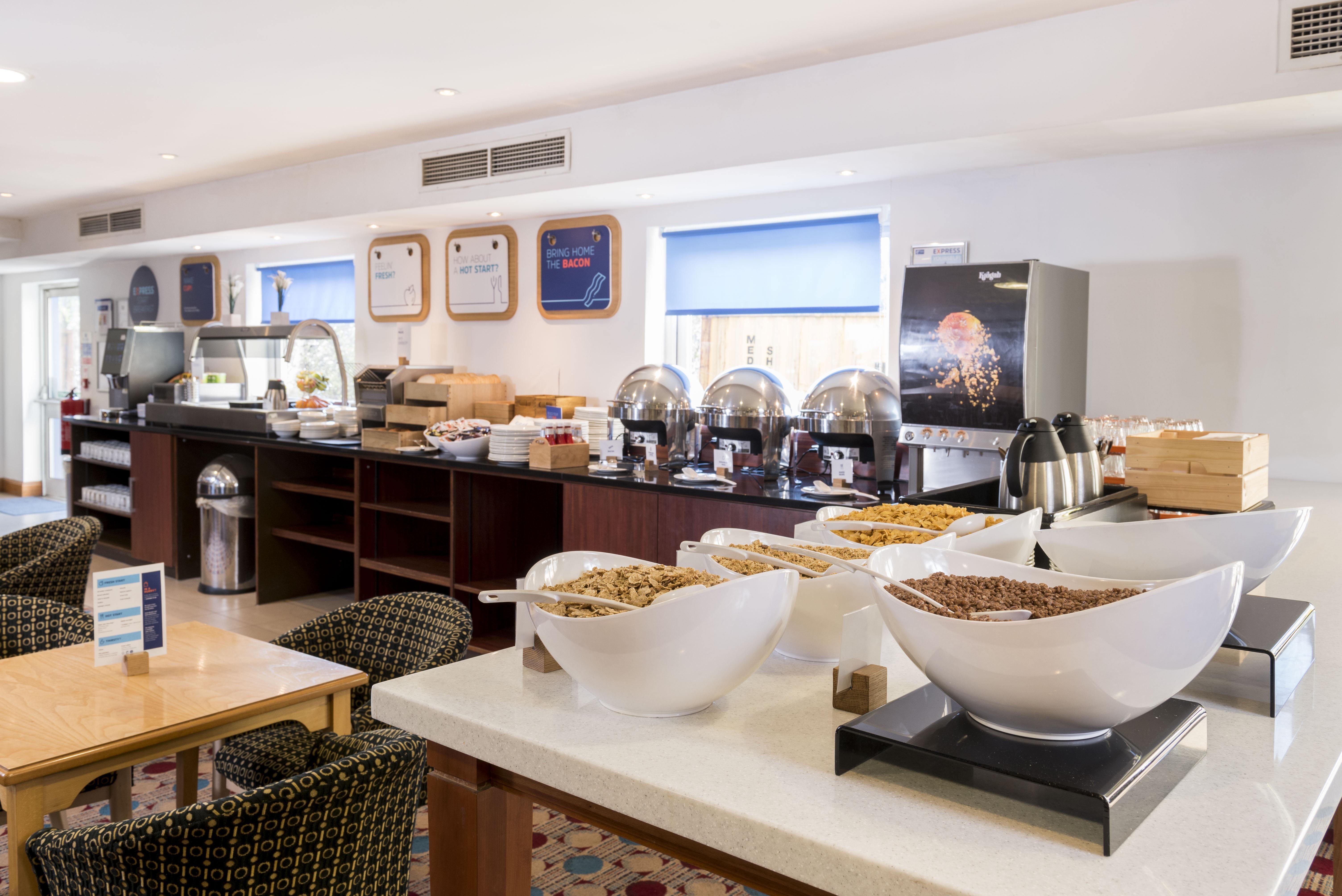 Holiday Inn Express Birmingham Star City By Ihg Екстериор снимка