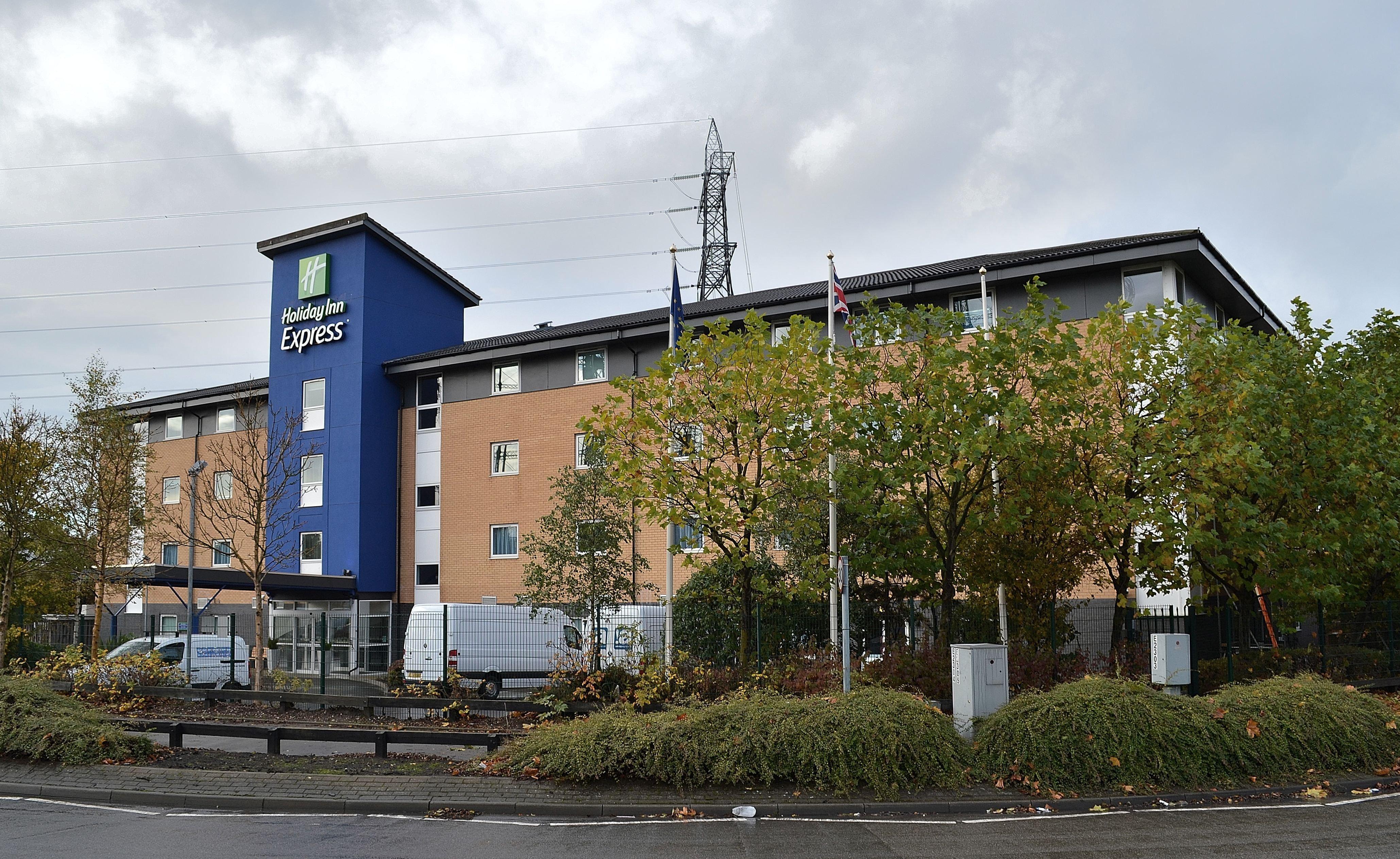 Holiday Inn Express Birmingham Star City By Ihg Екстериор снимка