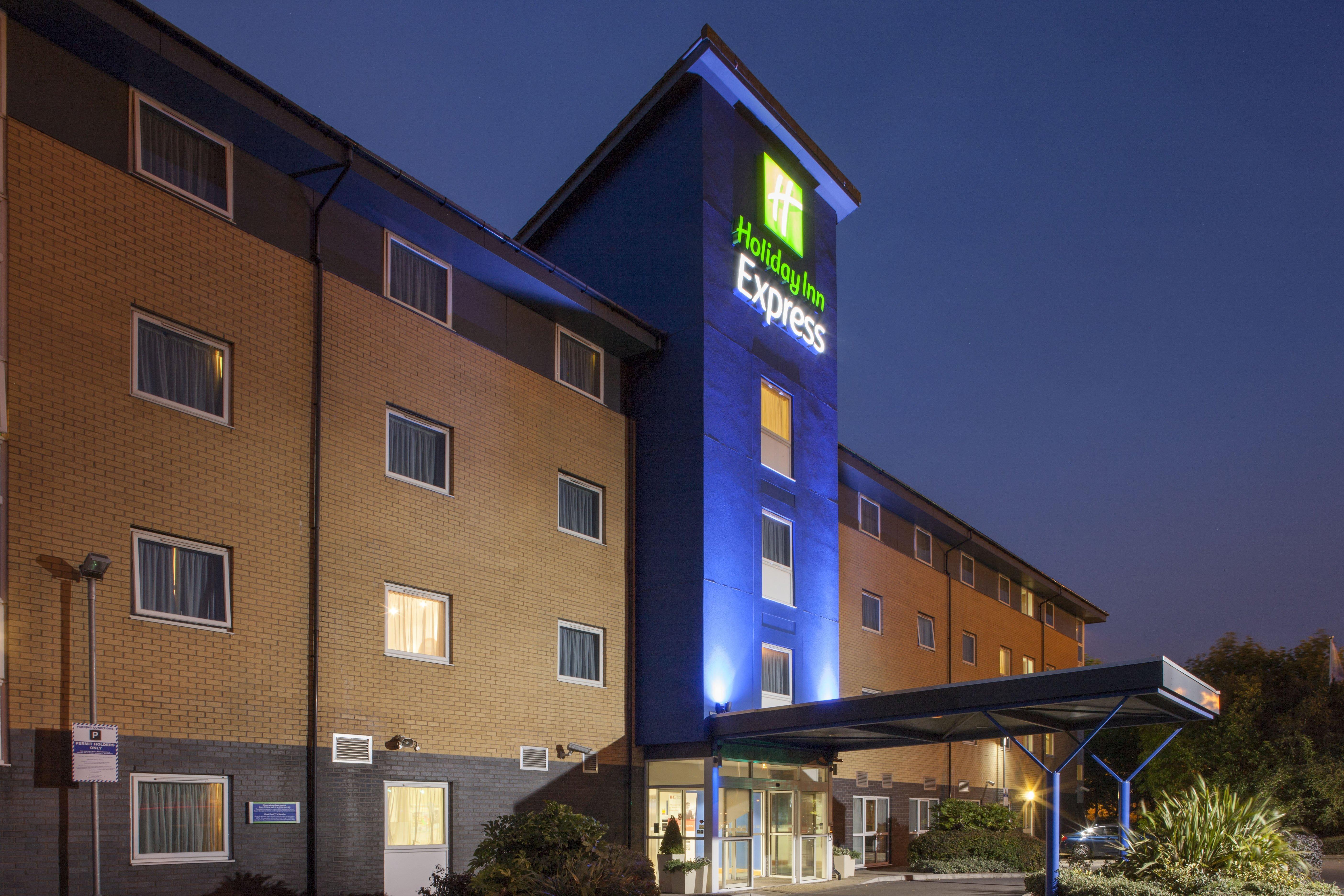 Holiday Inn Express Birmingham Star City By Ihg Екстериор снимка