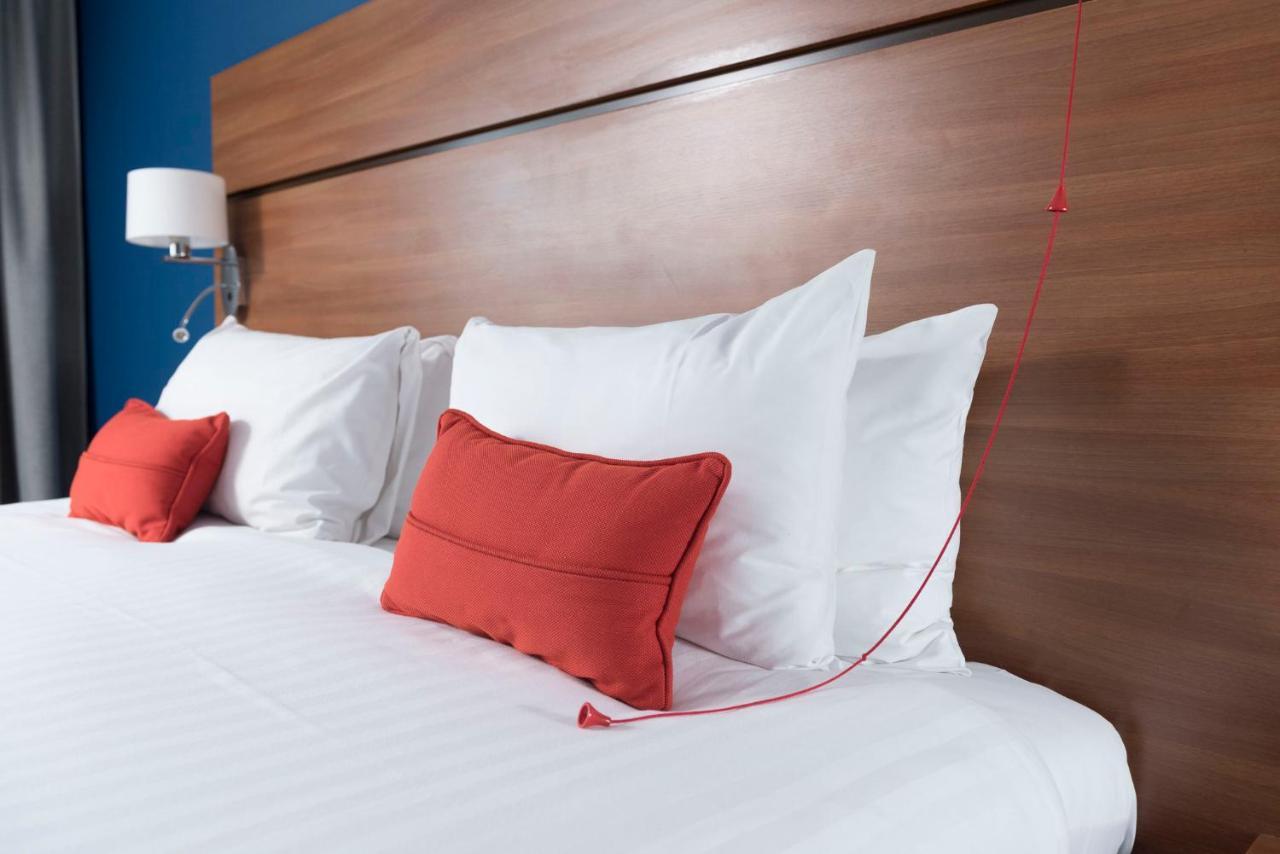 Holiday Inn Express Birmingham Star City By Ihg Екстериор снимка